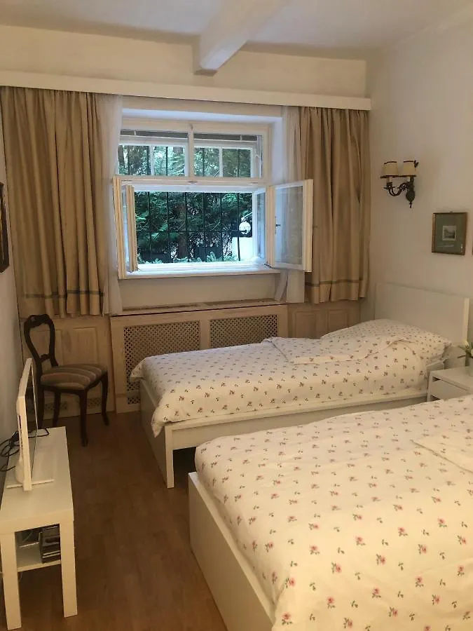 Exquisites Gartenapartment in eleganter Jugendstilvilla Wien Apartment