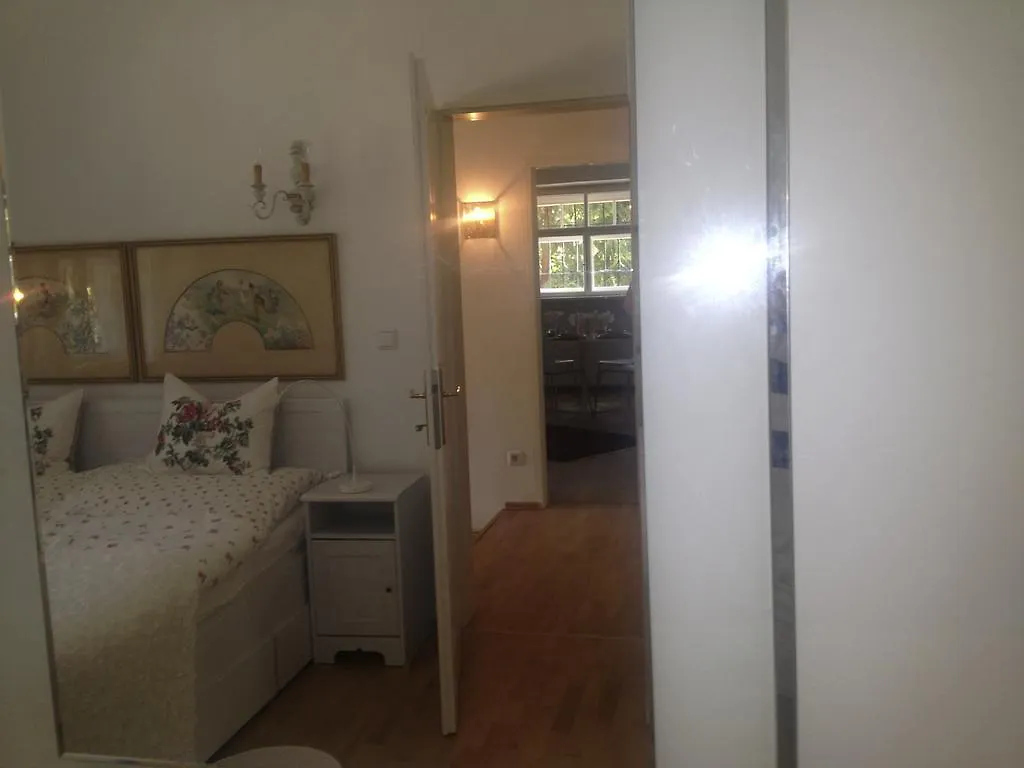 Apartment Exquisites Gartenapartment In Eleganter Jugendstilvilla Vienna