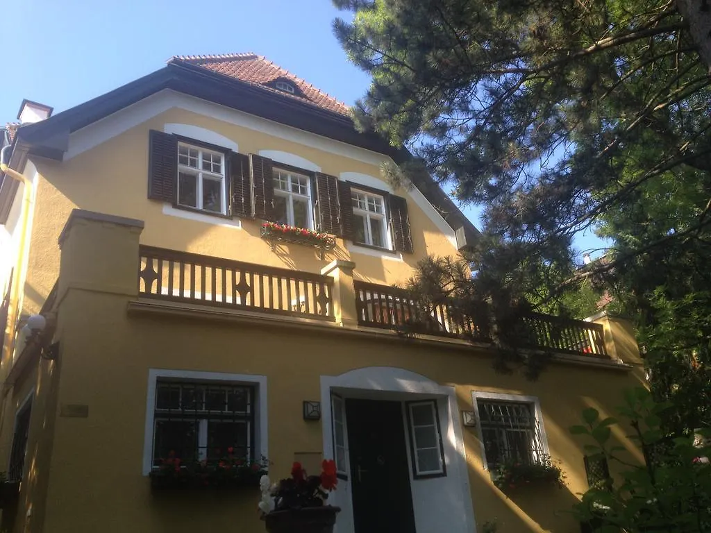 Exquisites Gartenapartment In Eleganter Jugendstilvilla location
